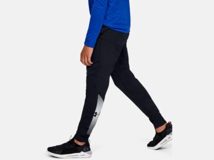 UNDER ARMOUR GARÇON PANTALON BRAWLER TAPERED NOIR – Image 4